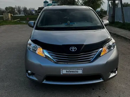 Toyota Sienna 2016 года за 10 500 000 тг. в Уральск – фото 21