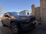 Toyota RAV4 2020 года за 13 000 000 тг. в Шымкент – фото 3
