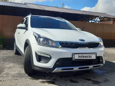 Kia Rio X-Line 2020 года за 7 800 000 тг. в Усть-Каменогорск – фото 2