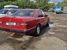 Mercedes-Benz E-Class, 1990