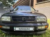 Volkswagen Vento 1998 года за 700 000 тг. в Есик – фото 2