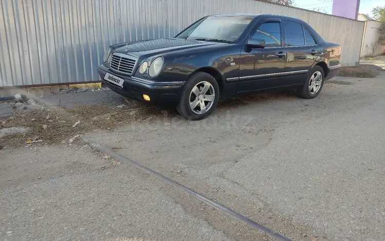 Mercedes-Benz E 290 1998 годаүшін4 000 000 тг. в Жезказган