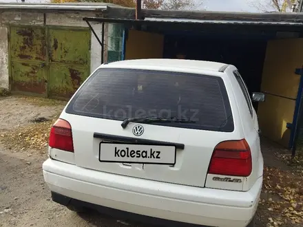 Volkswagen Golf 1996 года за 1 300 000 тг. в Актобе – фото 6