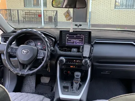 Toyota RAV4 2022 года за 16 500 000 тг. в Атырау – фото 10