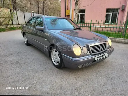 Mercedes-Benz E 280 1997 годаүшін3 900 000 тг. в Шымкент – фото 2