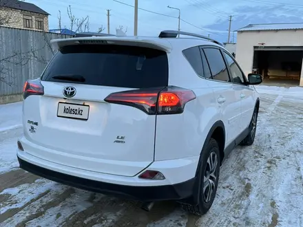 Toyota RAV4 2018 года за 12 500 000 тг. в Атырау – фото 6