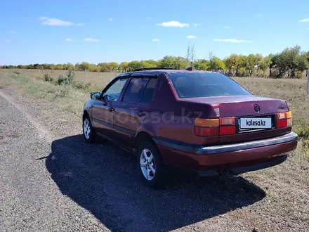 Volkswagen Vento 1995 года за 1 200 000 тг. в Жезказган – фото 3