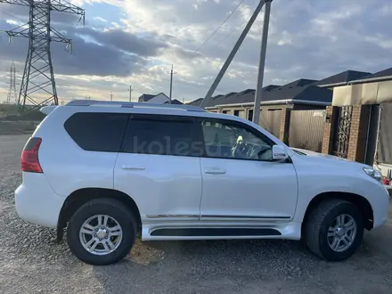 Toyota Land Cruiser Prado 2013 года за 14 600 000 тг. в Уральск – фото 2