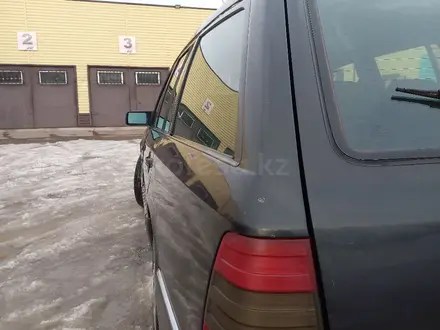 Mercedes-Benz E 220 1993 года за 1 650 000 тг. в Караганда