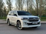 Toyota Land Cruiser 2019 годаүшін39 000 000 тг. в Астана