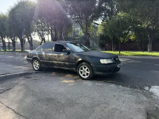 Audi 100