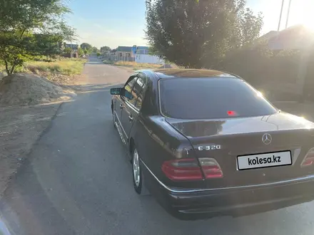 Mercedes-Benz E 320 1996 года за 2 500 000 тг. в Шу – фото 4