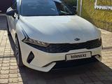 Kia K5 2021 года за 11 900 000 тг. в Алматы – фото 2