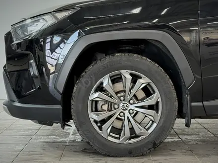 Toyota RAV4 Prestige+ 2022 года за 15 900 000 тг. в Астана – фото 17