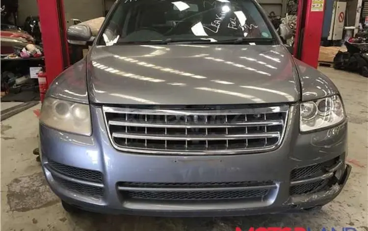 Стёкла фар для Volkswagen Touareg с 2002 по 2007 за 32 000 тг. в Алматы