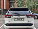 Toyota RAV4 2021 годаүшін16 300 000 тг. в Кокшетау – фото 4