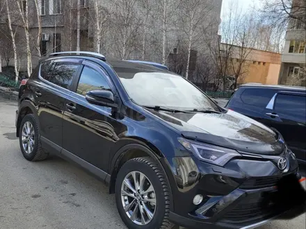 Toyota RAV4 2019 года за 13 500 000 тг. в Усть-Каменогорск