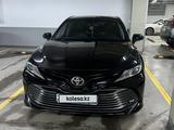 Toyota Camry 2019 года за 13 950 000 тг. в Астана