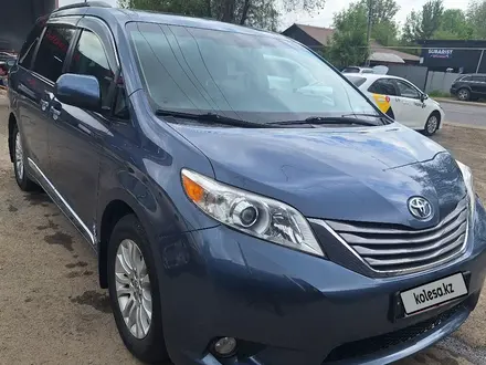 Toyota Sienna 2016 года за 13 500 000 тг. в Алматы