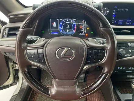 Lexus ES 250 2019 года за 21 000 000 тг. в Алматы – фото 9