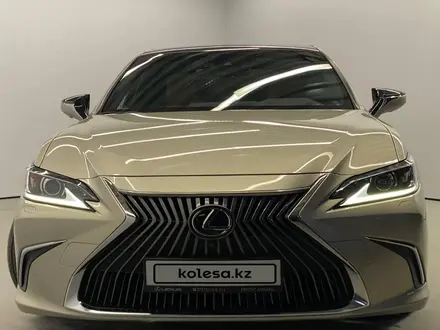 Lexus ES 250 2019 года за 21 000 000 тг. в Алматы – фото 2