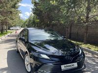 Toyota Camry 2018 года за 14 100 000 тг. в Алматы
