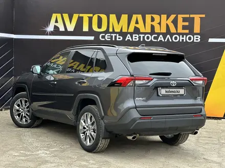 Toyota RAV4 2022 года за 18 500 000 тг. в Атырау – фото 5