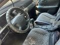 Toyota Camry 2001 года за 3 000 000 тг. в Астана