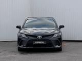 Toyota Camry 2022 года за 14 290 000 тг. в Караганда – фото 2