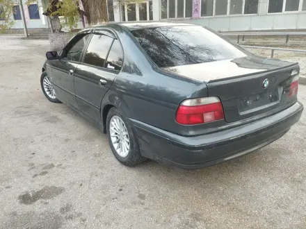 BMW 528 1998 года за 3 100 000 тг. в Мерке – фото 3