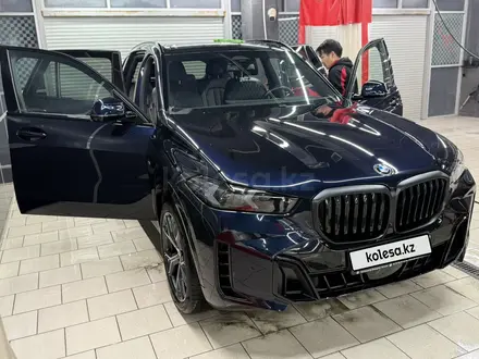 BMW X5 2024 года за 53 000 000 тг. в Астана – фото 3