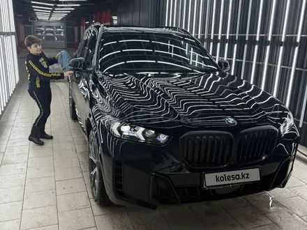 BMW X5 2024 года за 53 000 000 тг. в Астана