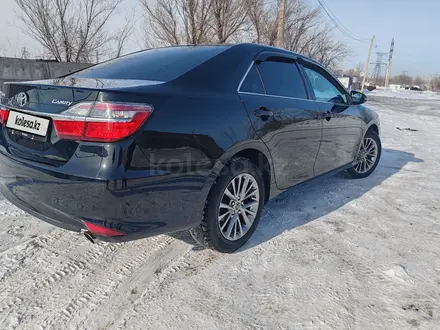 Toyota Camry 2015 года за 10 800 000 тг. в Караганда – фото 3