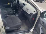 Toyota Avensis 2005 года за 2 300 000 тг. в Атырау – фото 4