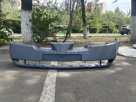 Передний бампер на Nissan за 40 000 тг. в Алматы