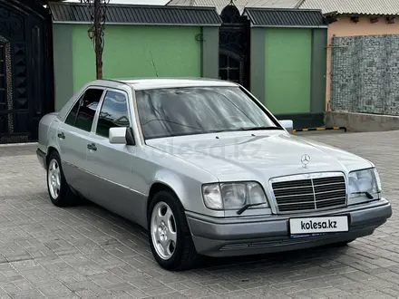 Mercedes-Benz E 320 1994 года за 4 000 000 тг. в Туркестан – фото 2