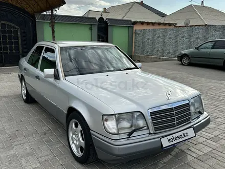 Mercedes-Benz E 320 1994 года за 4 000 000 тг. в Туркестан – фото 4