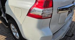 Toyota Land Cruiser Prado 2015 года за 18 950 000 тг. в Алматы – фото 3