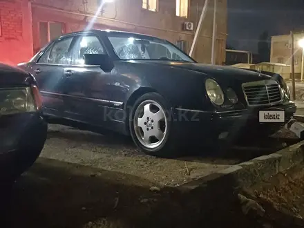 Mercedes-Benz E 320 1998 года за 3 500 000 тг. в Кызылорда – фото 4