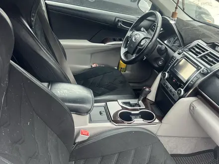 Toyota Camry 2014 года за 6 500 000 тг. в Актобе – фото 4