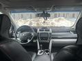 Toyota Camry 2014 года за 6 500 000 тг. в Актобе – фото 6