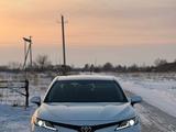 Toyota Camry 2019 годаfor13 100 000 тг. в Актобе – фото 4