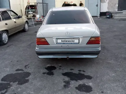 Mercedes-Benz E 280 1994 года за 1 570 000 тг. в Кызылорда – фото 4