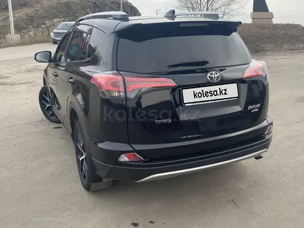 Toyota RAV4 2019 года за 13 200 000 тг. в Усть-Каменогорск – фото 3