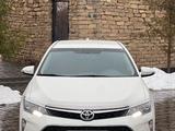 Toyota Camry 2017 года за 12 300 000 тг. в Шымкент