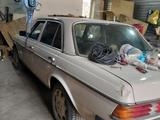 Mercedes-Benz E 240 1982 года за 500 000 тг. в Костанай