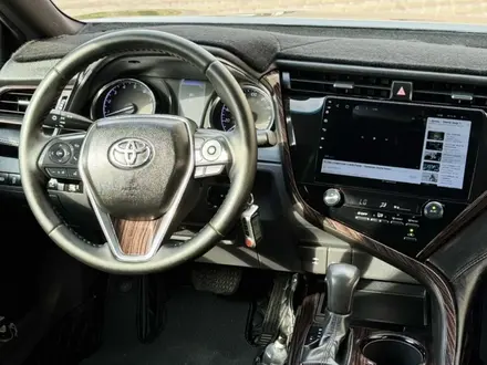 Toyota Camry 2019 года за 12 500 000 тг. в Актау – фото 9