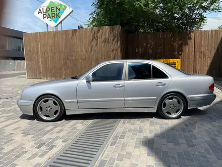 Mercedes-Benz E 500 1999 года за 7 200 000 тг. в Шымкент – фото 5