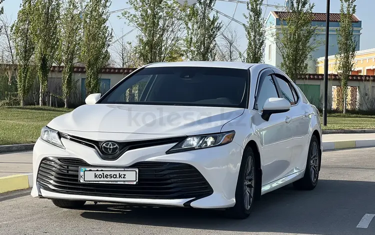 Toyota Camry 2018 года за 11 400 000 тг. в Актау