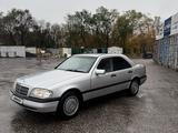 Mercedes-Benz C 180 1996 года за 1 800 000 тг. в Караганда